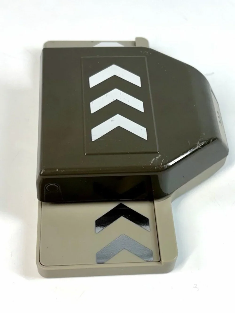 Stampin’ Up! CHEVRON Border Edge Paper Craft Punch Arrow Flat Locking Used